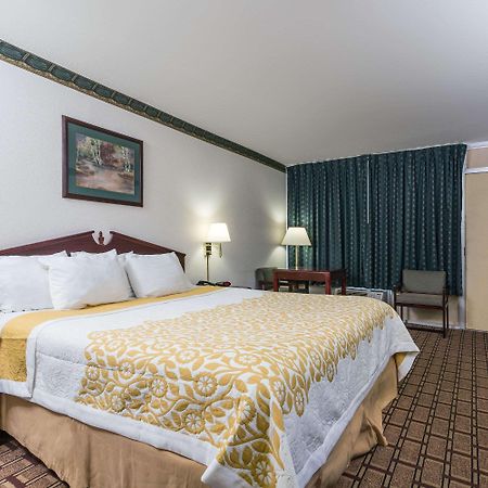 Days Inn By Wyndham Dickson Zewnętrze zdjęcie